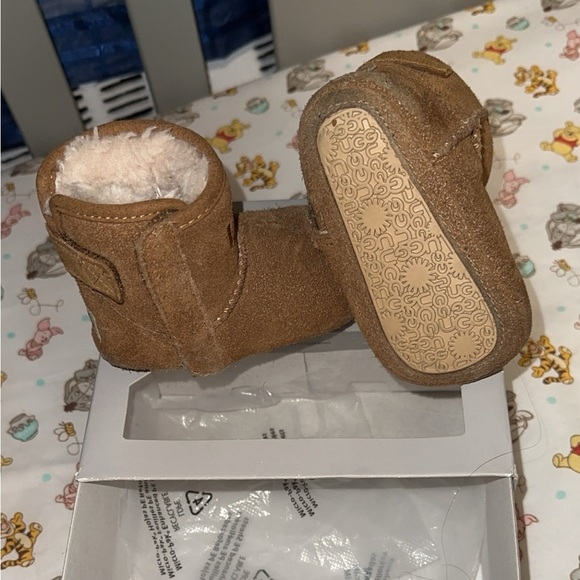 Uggs - Picture 3 of 3